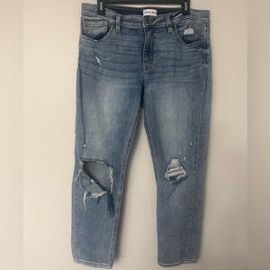 3/$40 👖 🫶🏼VGUC🫶🏼Studio Blue Distressed Blue Jeans